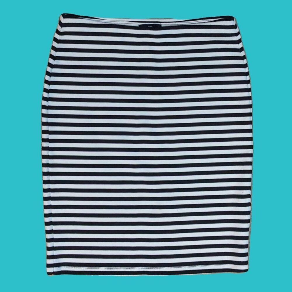 Gap Women's Black and Cream Skirt